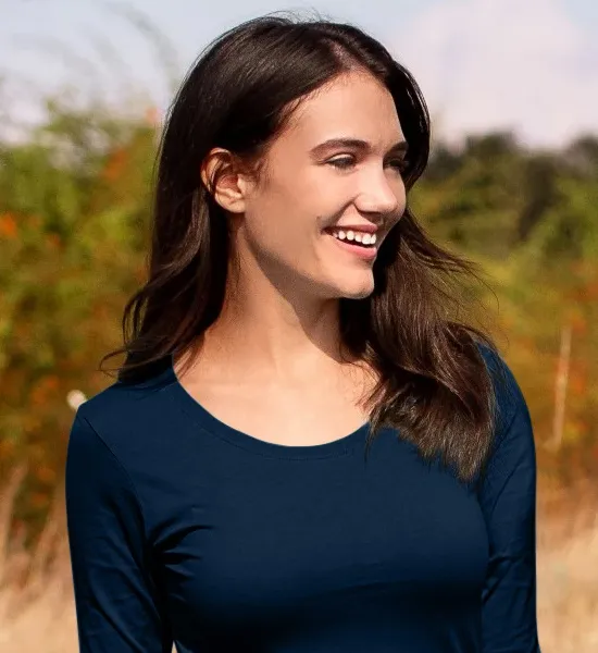 Naiste pikkade varrukatega T-särk - Sügavam ümar kaelus